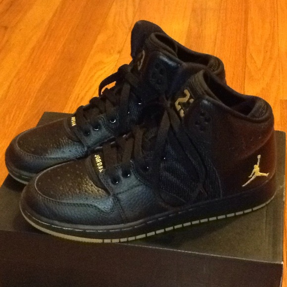 jordan 1 flight 4 black and gold